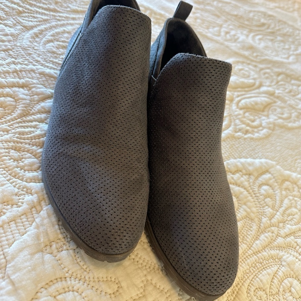 Dr. Scholls charcoal grey booties size 9. Super comfy, great for walking! - Picture 3 of 6